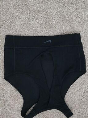 Nike Black High-Waist Sports Bra with Swoosh